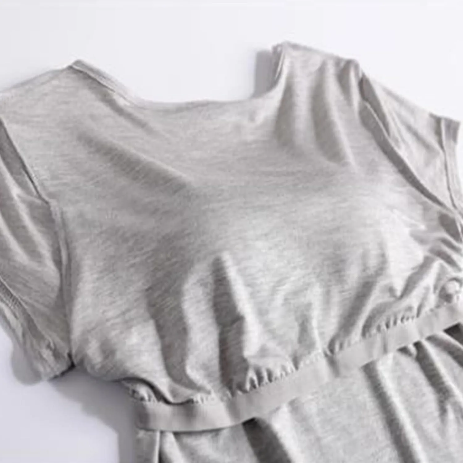 Basic Tees for Women Built in Bra Short Sleeve Crewneck Tops Workout Yoga T Shirts Summer Blouses 2025