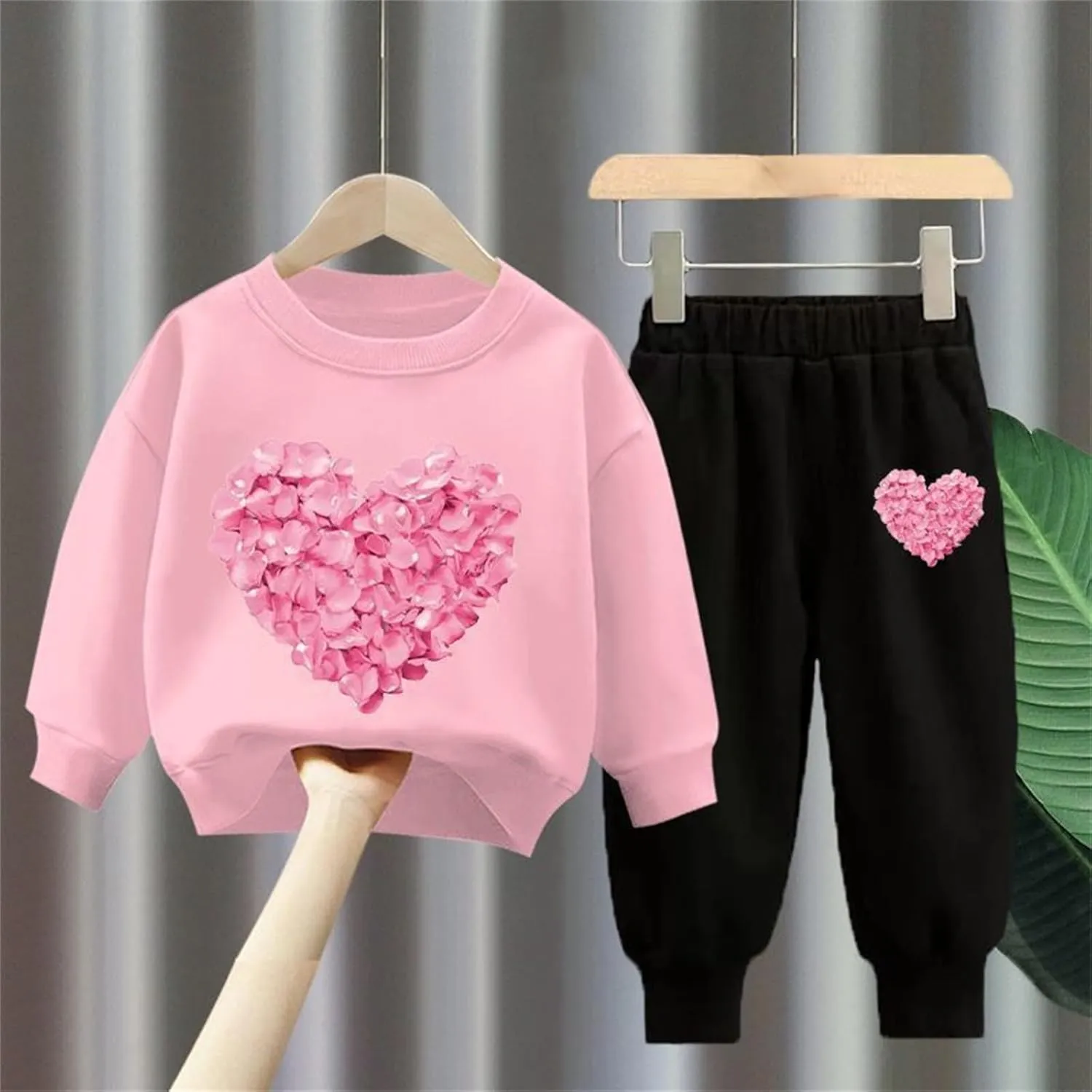 Boy's Tracksuits Long Sleeve Fall Winter Casual Outfits Hearts Print Pullover and Jogger Sweatpants Teen Set